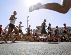 "Under the chestnuts" race