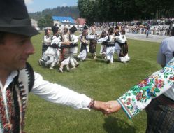 Участники гуцульского праздника ”Полонинська ватра”