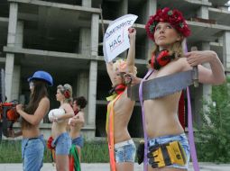 The participants of  action "Naked walls"