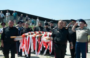 Церемонія спуску на воду хреста
