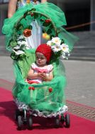 Маленька дівчинка