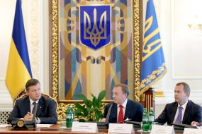 Viktor Yanukovich, Aleksandr Lavrinovich and Andrey Klyuev