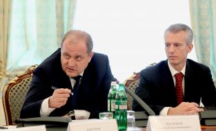 Anatoliy Mogilyov and Valeriy Khoroshkovskiy