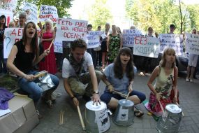 The protest against the Housing Code