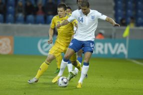 Evgeniy Konoplyanka and Kyle Walker