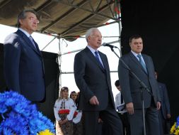 Nikolay Azarov, Sergey Tulub and Vladimir Demishkan