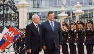 Viktor Yanukovich and Ivan Gashparovich