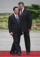 Viktor Yanukovich and Hu Jintao