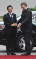 Viktor Yanukovich and Hu Jintao