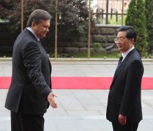 Viktor Yanukovich and Hu Jintao