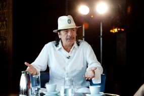 Carlos Santana