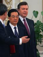 Viktor Yanukovich and Hu Jintao