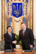 Viktor Yanukovich and Hu Jintao