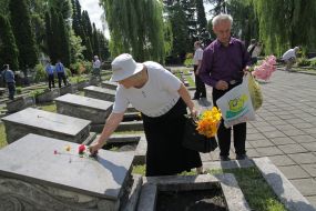Laying-on of flowers