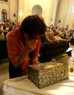The believers venerate the relics of John Paul II