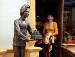 Monument to Apprentice of confectioner