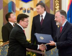 Viktor Yanukovich, Dmitriy Tabachnik and Tsakhiagiin Elbegdorj
