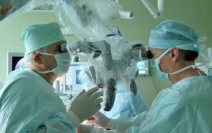 Doctors do the operation to Leonid Stadnik