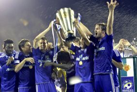 Players of FC "Dinamo" (Kiev) hold the won Cup