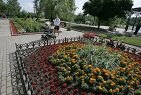 Сквер на Русановской набережной