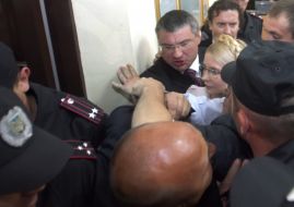 Yulia Timoshenko leaves the courtroom