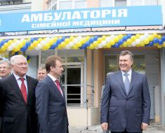 Fedor Yaroshenko, Vasiliy Nadraga, Viktor Yanukovich and Aleksandr Popov