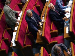 People's deputies vote