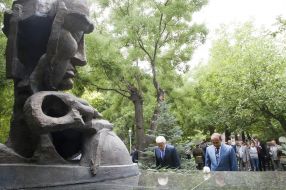 Vladimir Litvin and Ovik Abramyan