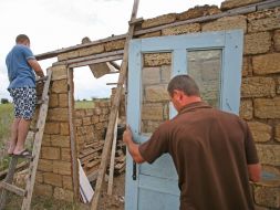 Dismantling of illegally constructed buildings