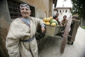 Actors of crowd scenes