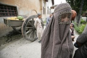 Actors of crowd scenes