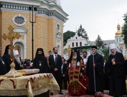 Патриарх Грузии Илья II иМитрополит Владимир