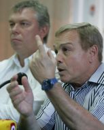 Mike Fratello and Aleksandr Volkov