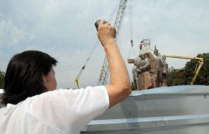 Акція проти демонтажу пам'ятника