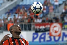 Луис Адриано 