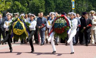 Laying-on of flowers to the Memorial wall in honour of the heroic defense of Sevastopol