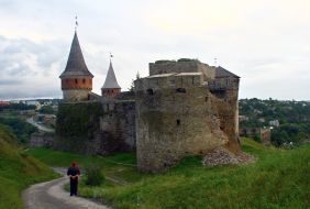 Разрушенная башня заповедника «Старая Крепость»