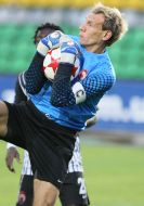 Igor Shuhovtsev catches a ball