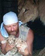 Aleksandr Pylyshenko and lioness Katya