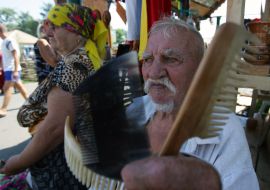 Sale of combs