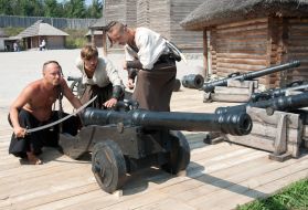 Cossacks set gun