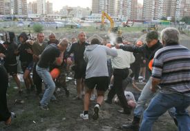 A fight between guards and protesters