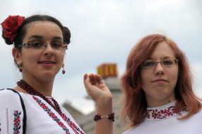 Girls in vyshivankas