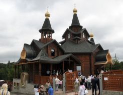 Новоосвящённый  храм в честь иконы Божьей Матери 