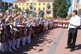 Establishing a record of Ukraine for the anthems