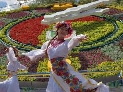 The world's biggest floral clock