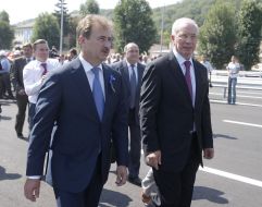 Nikolay Azarov and Aleksandr Popov