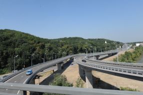 Highway stream crossing