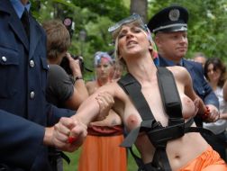Активистки FEMEN