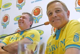 Mike Fratello and Aleksandr Volkov